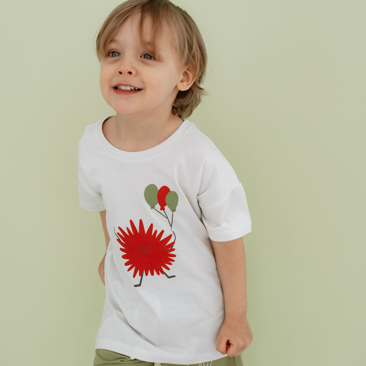 "Comfy" Tshirt - Offwhite (Balloons)