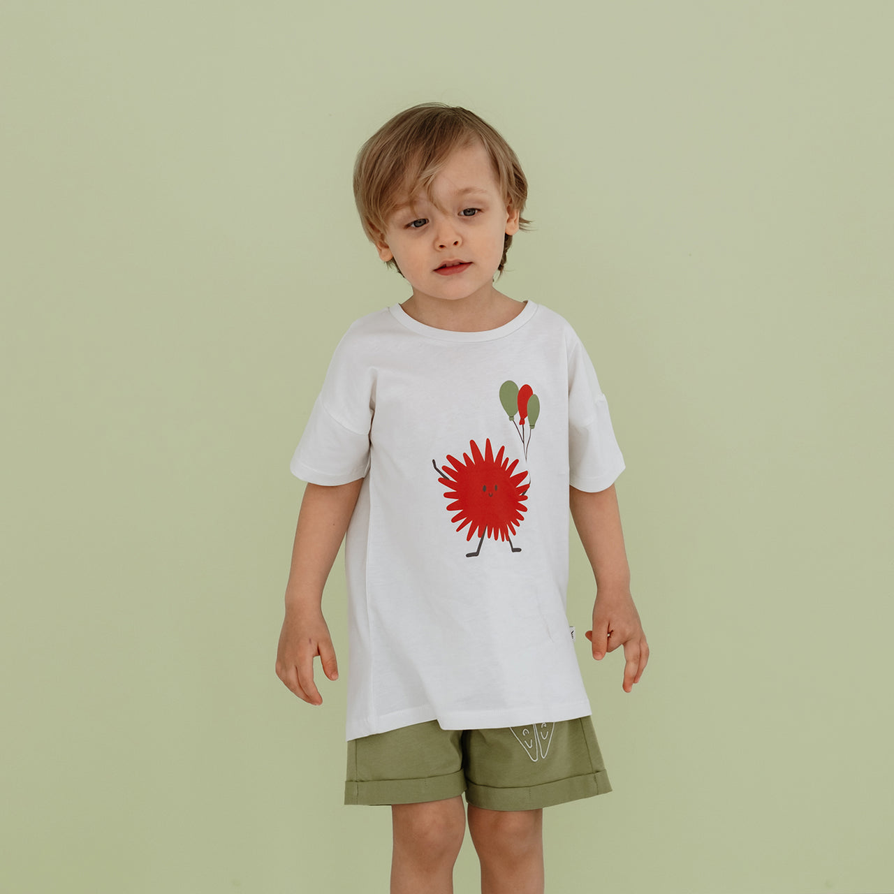 "Comfy" Tshirt - Offwhite (Balloons)